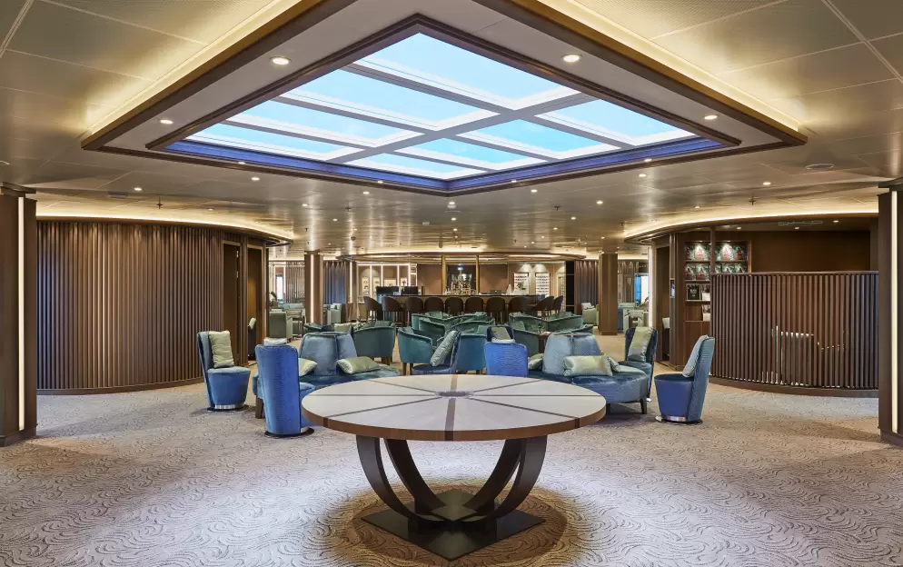 Silversea SILVER SHADOW Arts Cafe Arts Bar 1.jpg